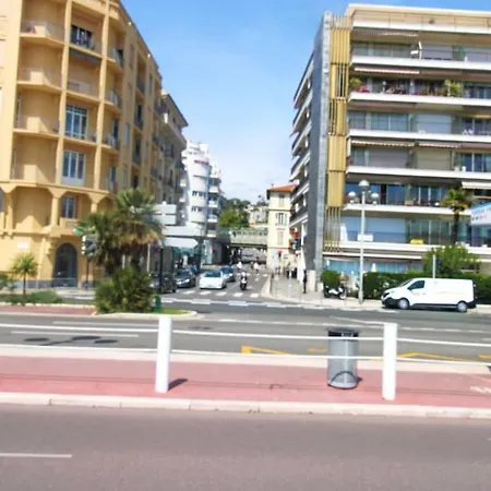 Louisa Yourhosthelper Appartement *
